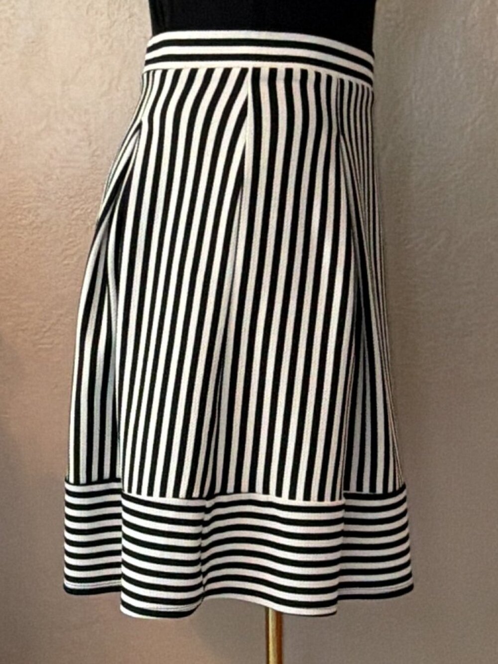 Faith and Joy Black and White Striped Fit and Flare Skater Skirt Size Large - Picture 3 of 7